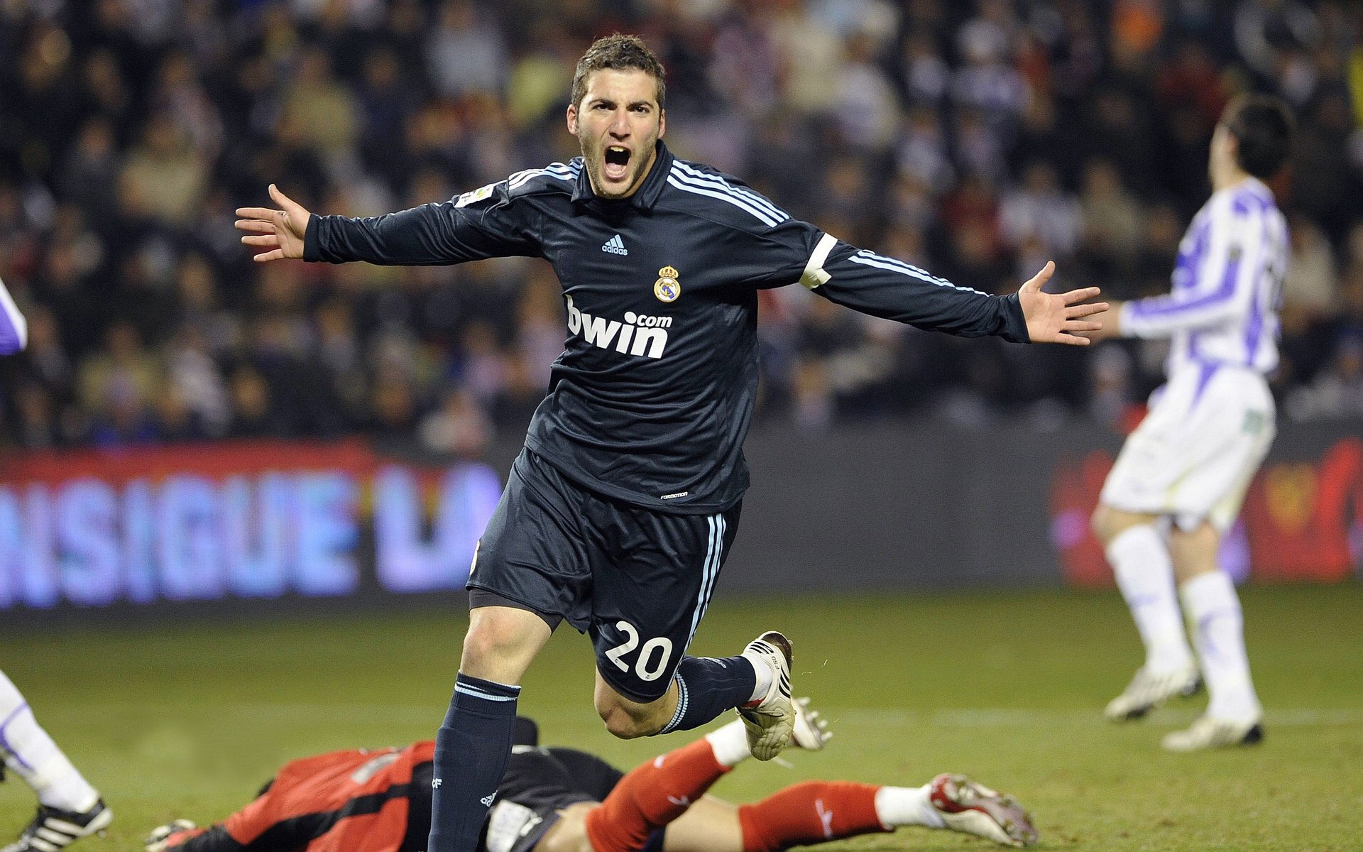 速度与激情,巴林轰鸣唤醒赛季,圣西罗见证红黑风暴