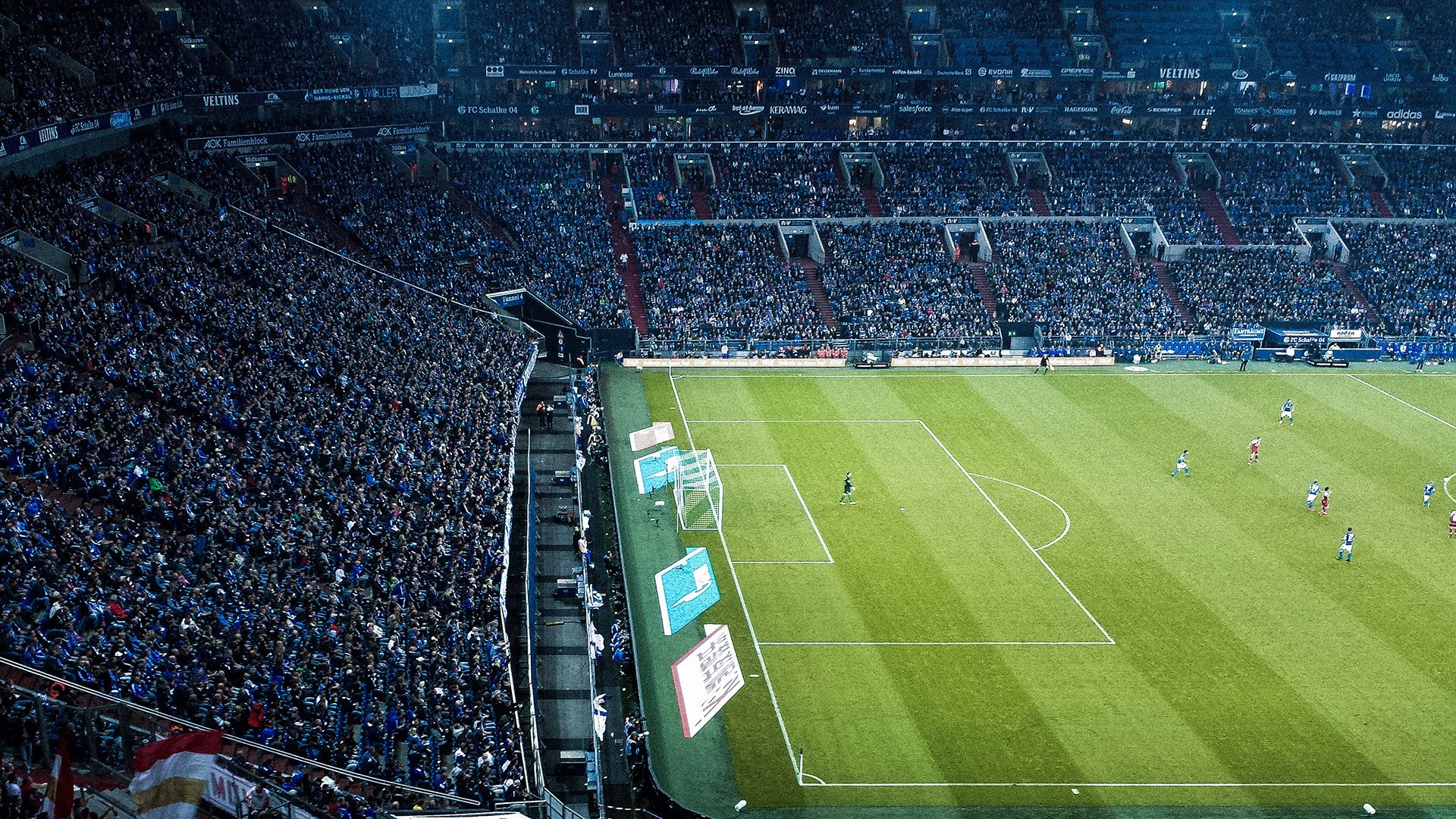 沙漠风暴再临绿茵场!伊拉克坦克军团硬仗掀翻苏格兰,本泽马降维打击诠释何谓统治力